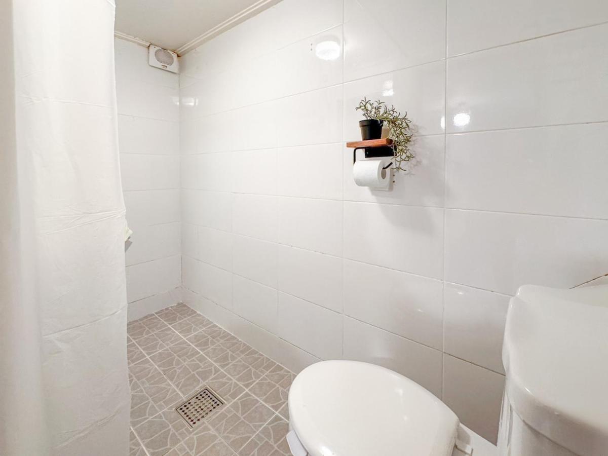Apartment Middle Of Hongdae And Gangnam With Line